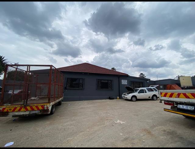 991M² WAREHOUSE TO LET IN MARAISBURG
